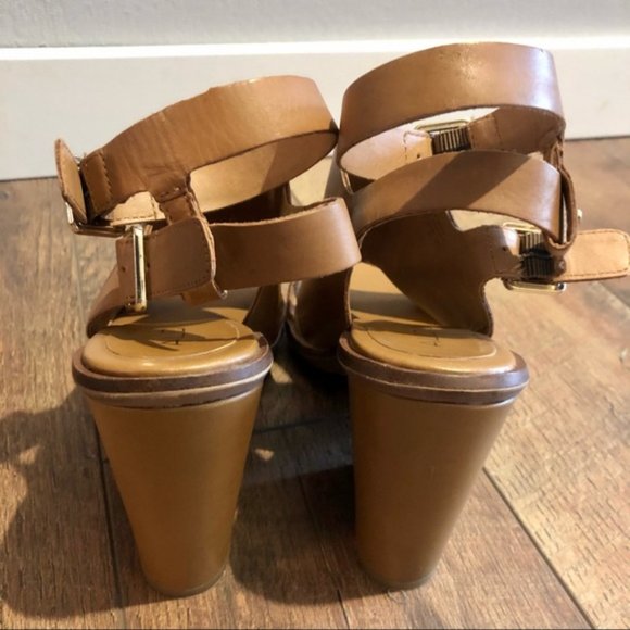 Aldo Heels Size 7.5 - Picture 4 of 6